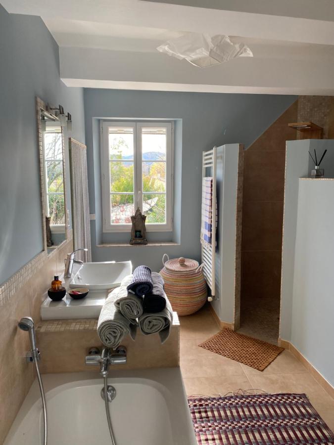 La Belle Etoile Chambres Roaix Экстерьер фото